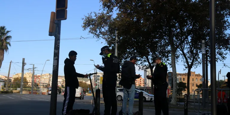 Creix amb força el nombre de patinets elèctrics implicats en accidents a Barcelona