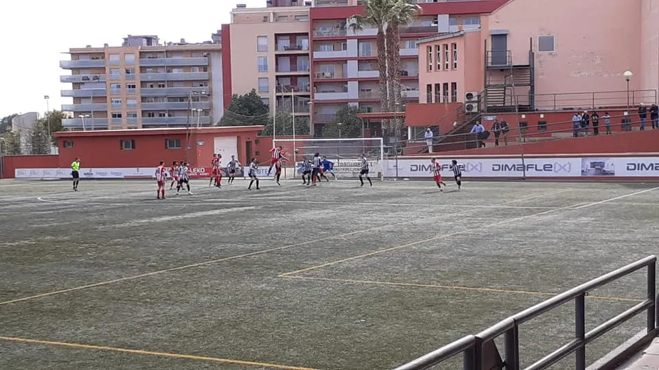 Un gol de Cesc Martínez salva la UE Valls d’una derrota contra el Peralada