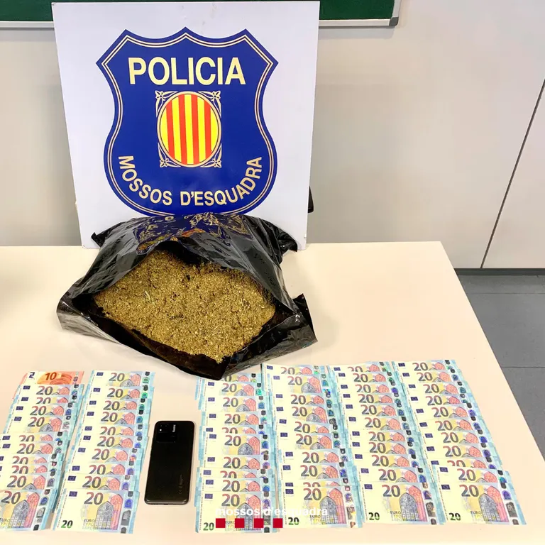Tres detinguts quan feien una transacció de 2,15 quilos de marihuana en una benzinera a Fogars de la Selva