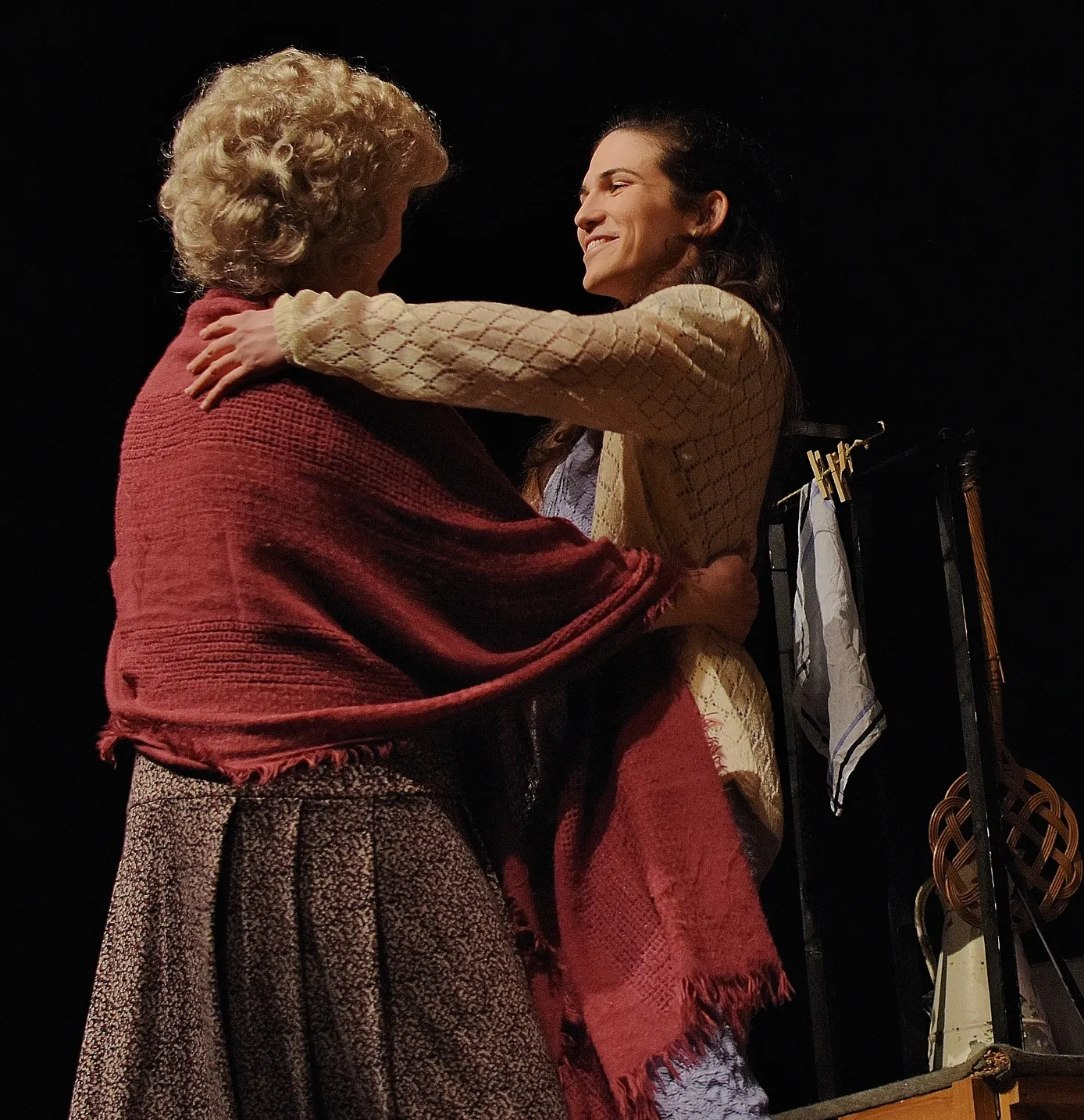Bon teatre a Pineda amb l'adaptació de l'obra 'La Plaça del Diamant' de Mercè Rodoreda