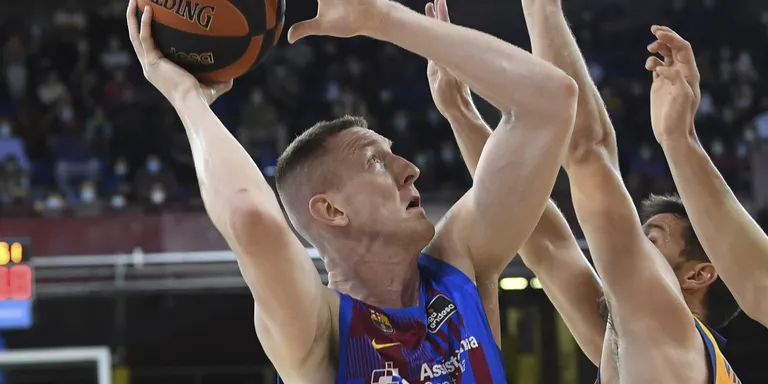 El Barça perd la imbatibiitat a l’ACB contra el València Basket (79-87)