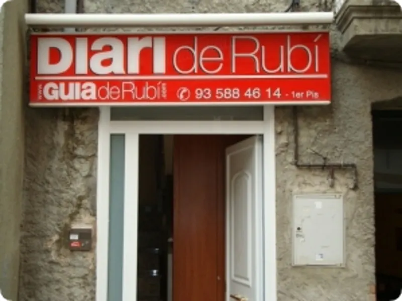 Carroussel Infovallesà amb la portada de demà del Diari de Rubí, Ràdio Sant Cugat i Canal Terrassa