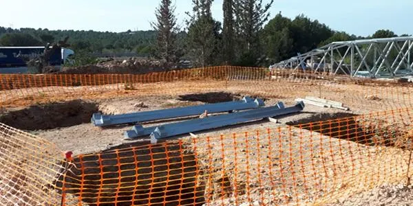 Comença el trasllat de les torres elèctriques de les zones poblades de Roda de Berà i Creixell