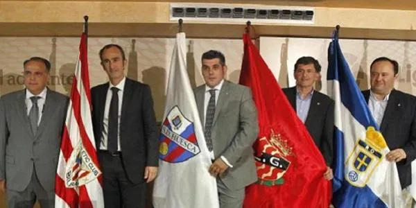 La bandera del Nàstic torna a ser a la seu de la Lliga de Futbol Professional