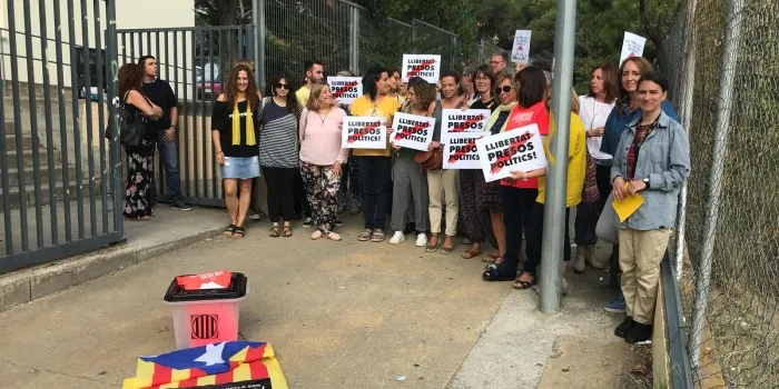 L’Institut Els Tres Turons s’ha concentrat avui per commemorar 1-O