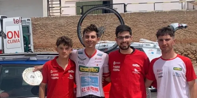 Més d’un centenar de ciclistes participen a la Clàssica Xavi Tondo