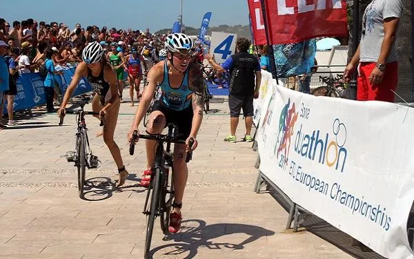 Altafulla es converteix aquest cap de setmana en la capital mundial del triatló