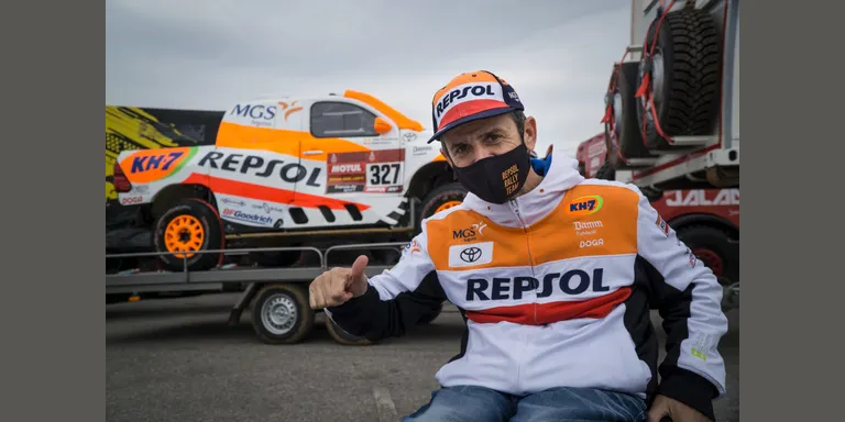 Isidre Esteve inicia el viatge per disputar el Dakar 2021