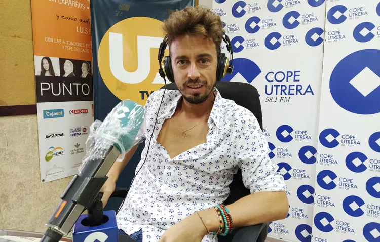 Juanlu Montoya y la Chirigota del Canijo alegran los corazones de los oyentes de COPE Utrera