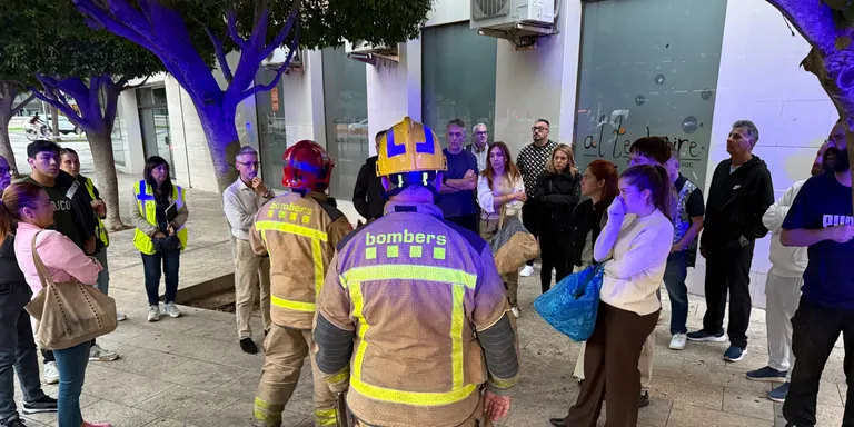 Els veïns de l'edifici afectat per la fuita de gas a l'Hospitalet de Llobregat no hi podran tornar en uns dies