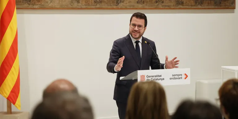 El Govern i el PSC tanquen un acord per aprovar uns pressupostos que no inclouen ni un euro pel Hard Rock