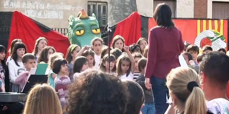 Els més petits també fan seva la diada de Sant Jordi