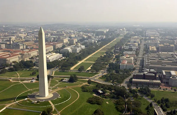 La Colla Vella i la Joves de Valls duen l’estendard de Catalunya a Washington