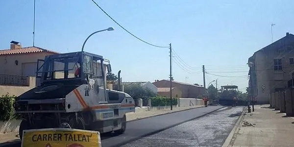 En marxa els treballs d’asfaltat als carrers de les Esplanes i Clot del Torrell d’Altafulla