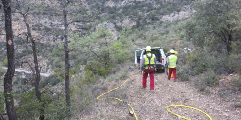 Una empresa especialitzada treballa en l'esllavissada de Castell de Mur