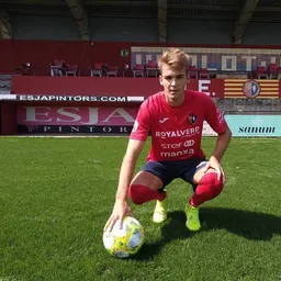 Presentació Arnau Comas, nou jugador de la Unió Esportiva Olot. - episode art