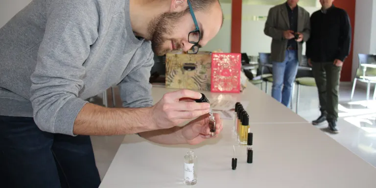 La Seu estrena un perfum que combina essències afruitades amb aromes de fusta dels boscos del Pirineu