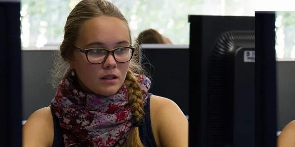 El Campus Virtual es converteix en una eina fonamental per als professors i estudiants de la URV durant el confinament