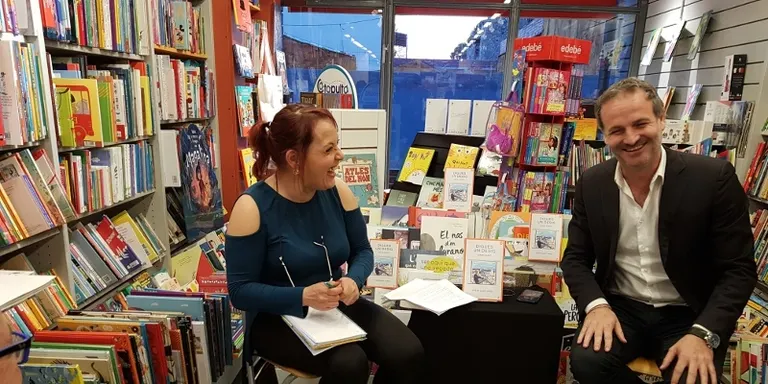 Jordi Cabré presenta a Rubí el seu llibre 'Digues un desig'