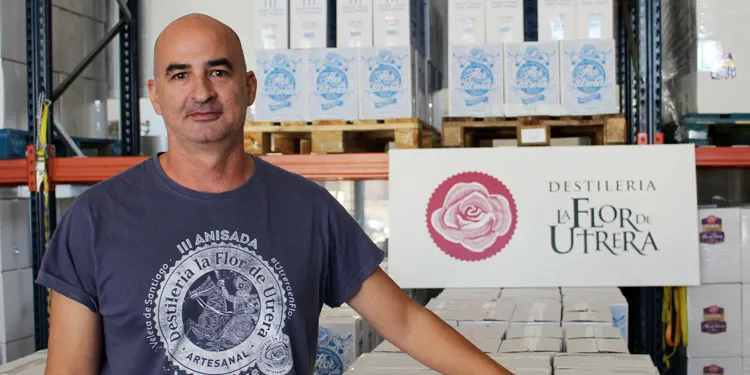 COPE Utrera (98.1 FM) visita las instalaciones de 'Anís Flor de Utrera'