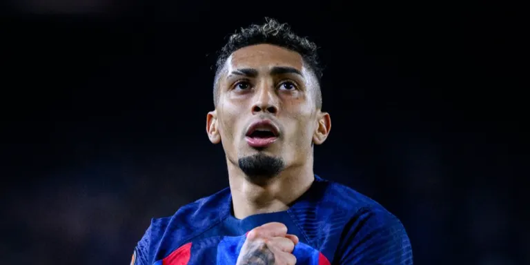 El Barça s'estavella contra el Manchester (i l'àrbitre)