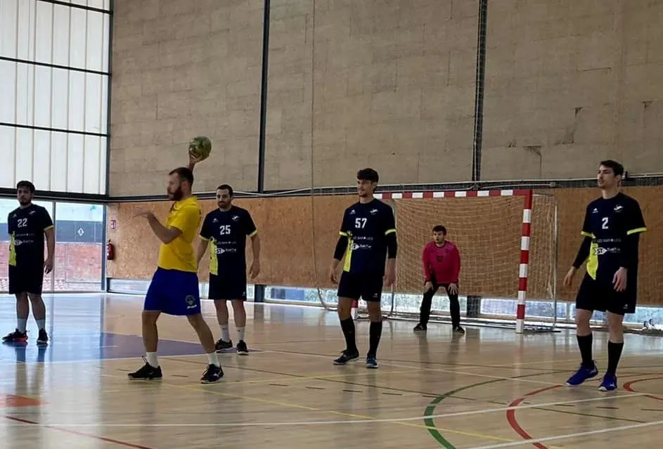 El Club Handbol Cambrils perd 33-28 davant el Cardedeu B