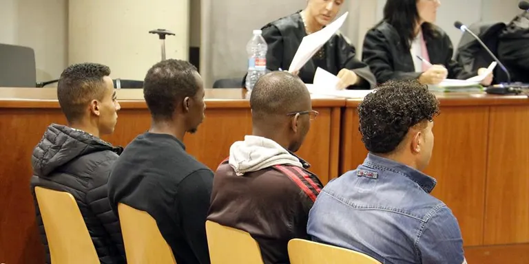 Condemna de dos anys de presó per a un dels acusats de distribuir bitllets falsos a la Pobla de Segur