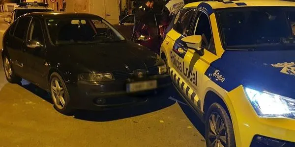La Policia Local de Torredembarra deté un home que circulava sense llums i va envestir el vehicle policial