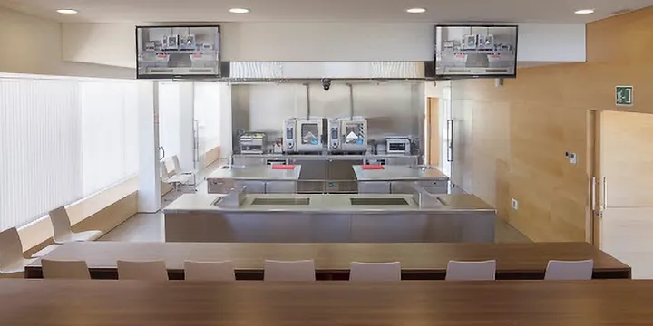 El Centre d'Innovació Gastronòmica Industrial de Riudellots acollirà la primera edició del Campus de Cuina Brutal de Marc Ribas (Joc de cartes)