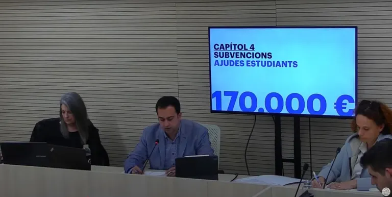 L'Ajuntament eleva la subvenció als estudiants a una partida de 170.000 euros