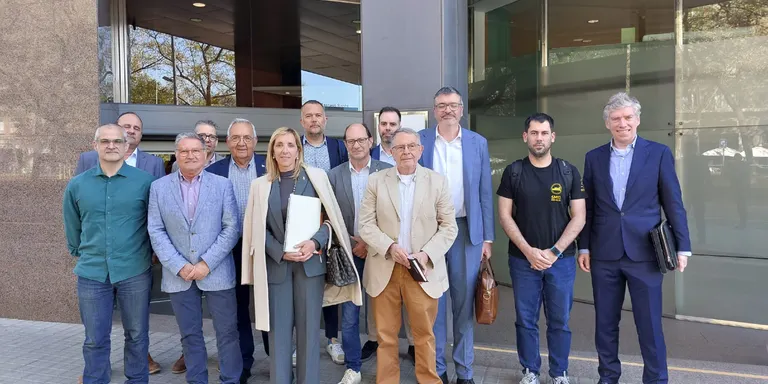 Territori es compromet a ampliar el pas de trens per Valls