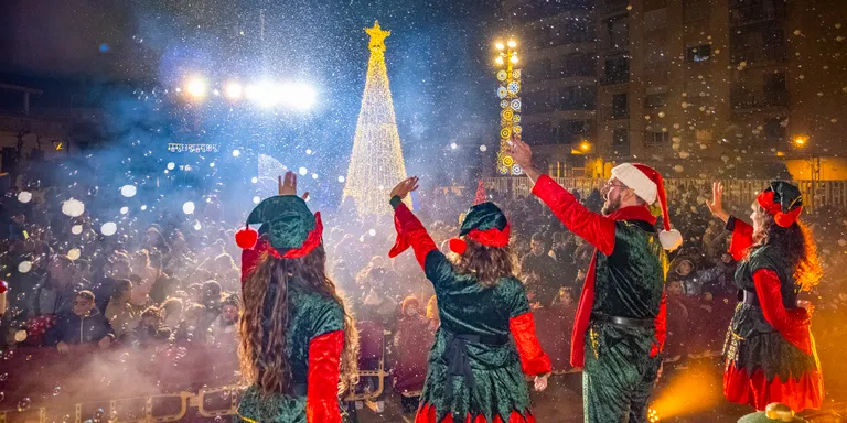 Constantí ja viu el Nadal amb l’encesa de llums a les places i carrers