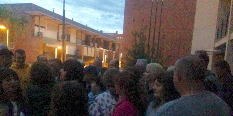 Els veïns de Can Rosés protesten per la futura obertura d’un centre de menors al barri