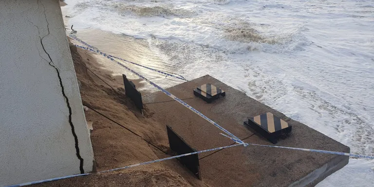 Continua el temporal i destrueix encara més les instal.lacions dels pescadors de Pineda