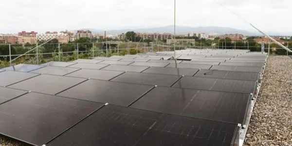 Enllestida la instal·lació de més plantes fotovoltaiques als edificis de la URV