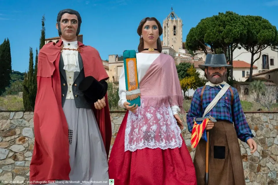 Els Gegants de Pineda actuen diumenge a Sant Vicenç de Montalt
