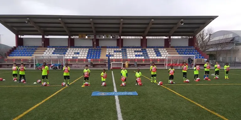 El Club Esportiu Ciutat La Seu se suma a la campanya 'Mostra-li la targeta vermella al racisme'