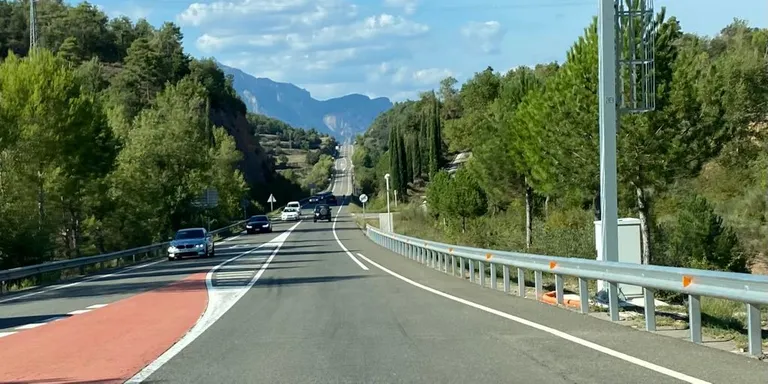 Entren en funcionament dos nous radars de tram a la C-14 entre Bassella i Ponts