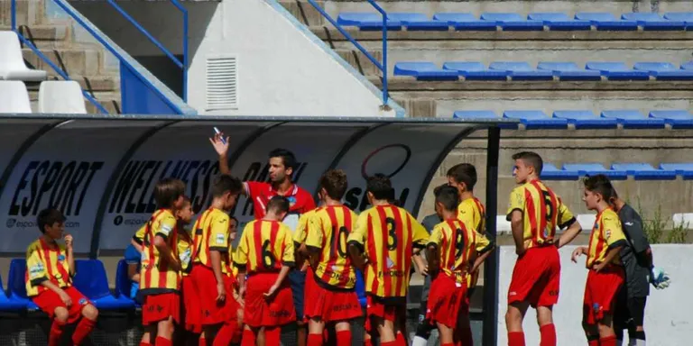 L'Agramuntí Genís Guixé, al capdavant de l'equip infantil A del Lleida Esportiu