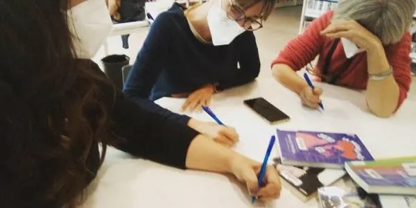 La Biblioteca i el PIJ d’Altafulla estableixen sinergies per fomentar la lectura entre els joves