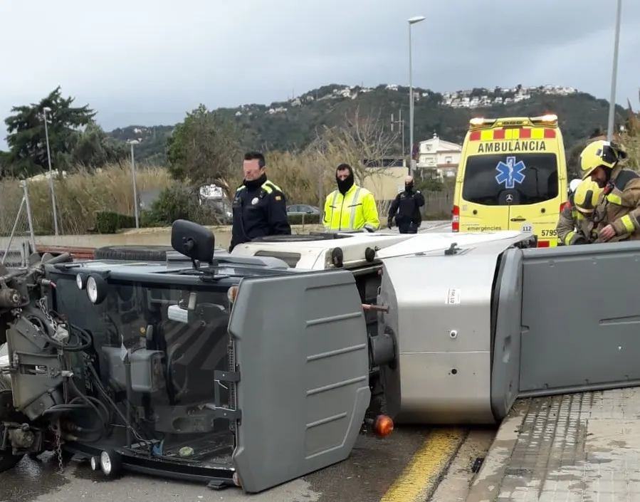 Dues persones ferides a Pineda a causa del vent