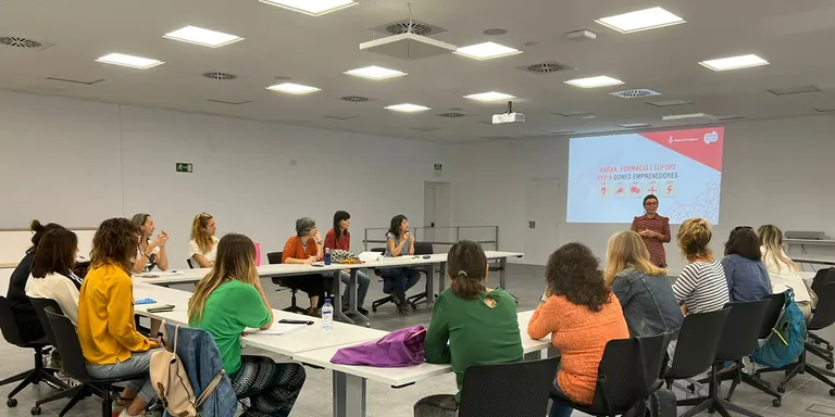 La Diputació de Tarragona assessora una trentena d’emprenedores amb un programa personalitzat