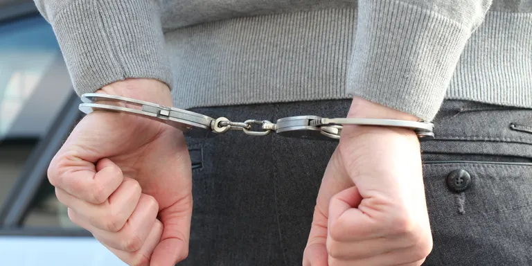 Els Mossos detenen tres homes a Solsona per un delicte de robatori amb força en grau de temptativa