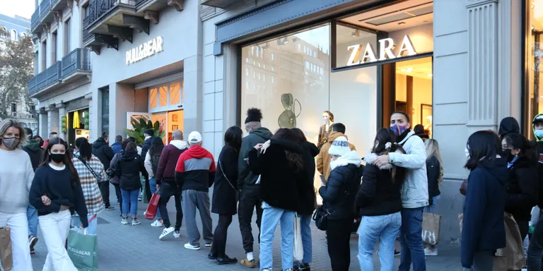 El Procicat aprova el confinament municipal a partir del 7 de gener i el tancament del comerç els caps de setmana