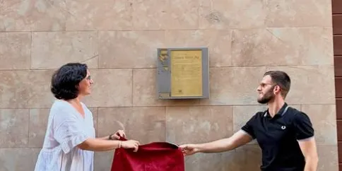 Solsona recorda el seu fill il•lustre Gaietà Ripoll amb la instal•lació d’una placa al carrer de Sant Pau
