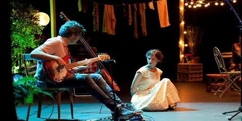 ‘LOS VISITANTES’, UN NOVEDOSO ESPECTÁCULO CON REFLEXIONES, DIÁLOGOS, HUMOR Y MÚSICA