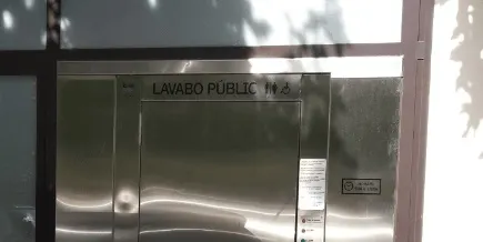 Debat al ple de la Seu d'Urgell sobre els lavabos públics a la plaça de Joan Sansa