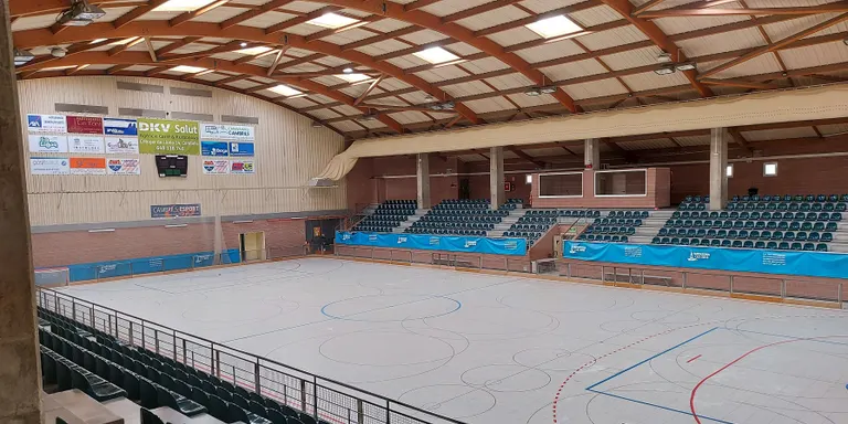 Desallotgen el Palau Municipal d’Esports per una reacció química accidental
