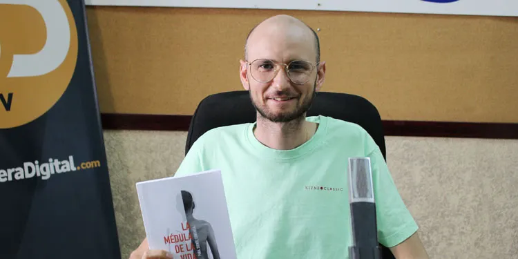 El utrerano Francisco Javier Caro presenta en COPE Utrera su emotivo libro 'La Médula de la Vida'