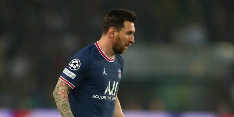 Leo Messi celebra el primer gol amb el PSG